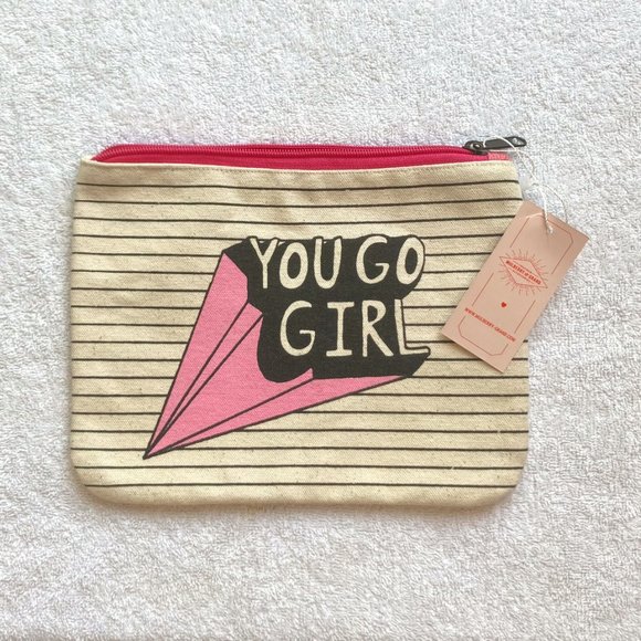 GO GIRL SELF-CARE GIFT SET - Picture 2 of 6